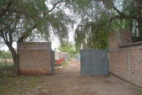 Departamento San Carlos, Provincia de Mendoza a 3 Km. de ruta 40 y 120 Km. de la ciudad de Mendoza.